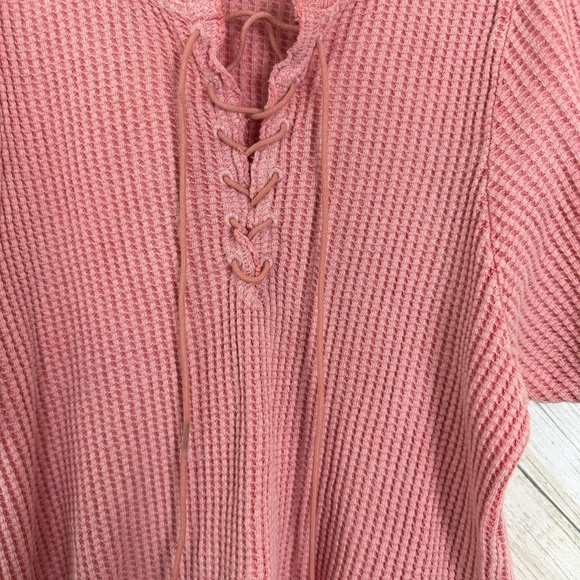 Free People One Hayden Thermal Short Sleeve Lace-up Top in Pink size large - Picture 4 of 7